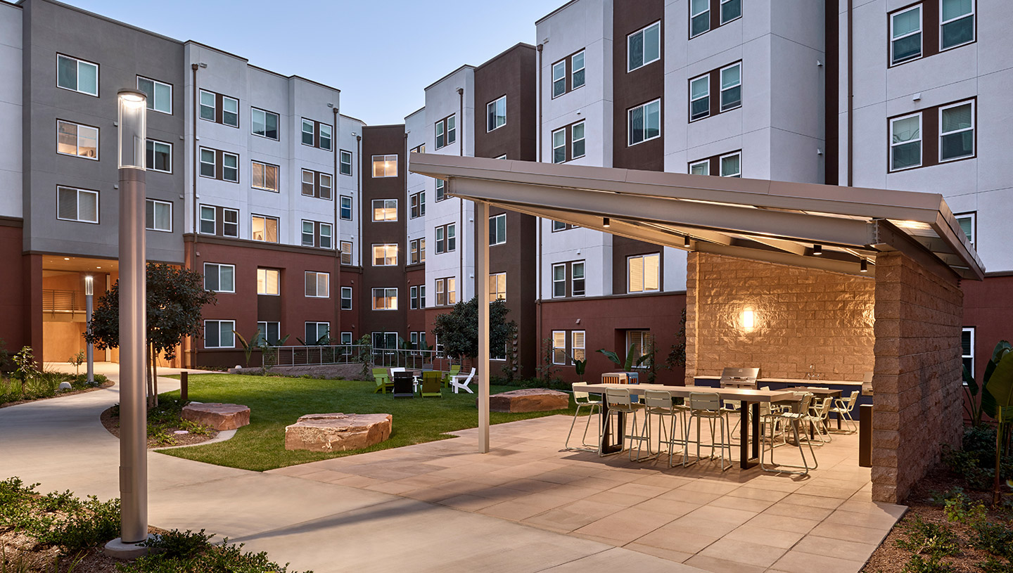 Lumistik luminaires light courtyard